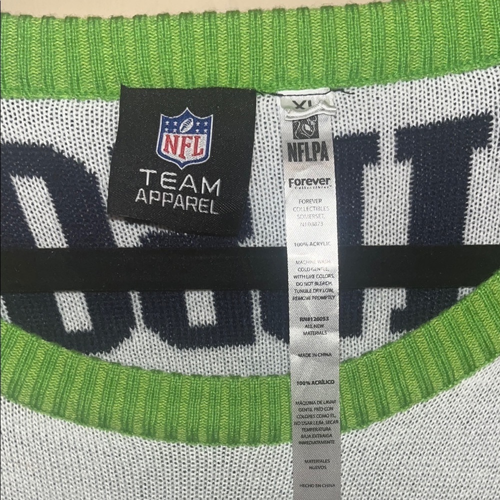 Seattle Seahawks Green and Blue #3 Wilson Sweater SZ XL - Picture 2 of 10